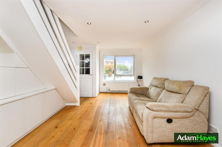 Rowlands Close, Mill Hill NW7