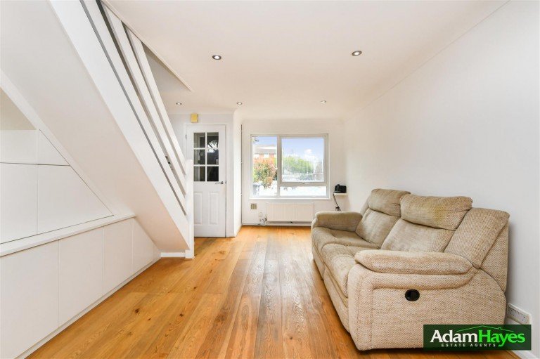 Rowlands Close, Mill Hill NW7