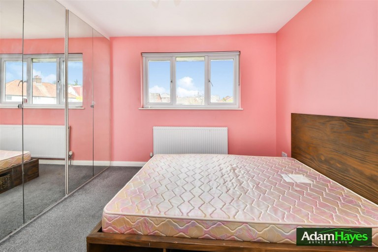 Rowlands Close, Mill Hill NW7