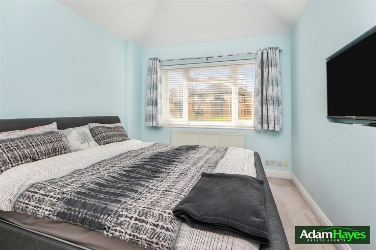 Hutton Grove, North Finchley, N12