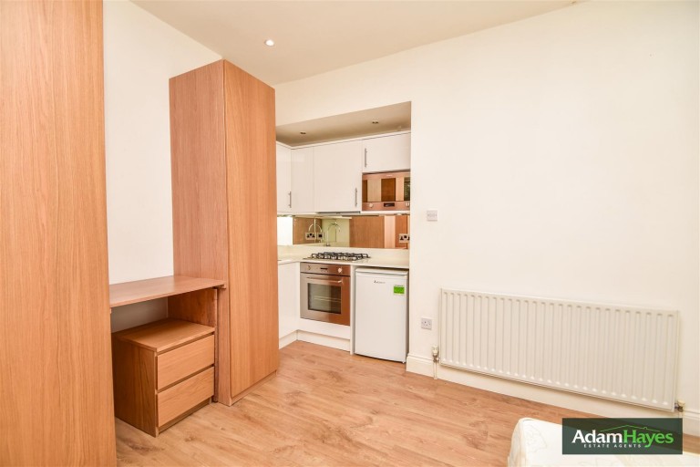 Ballards Lane, Finchley Central, N3