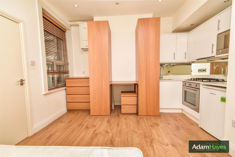 Ballards Lane, Finchley Central, N3