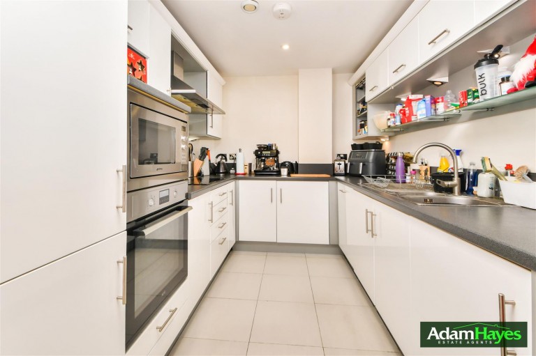 Kingsway, North Finchley, N12