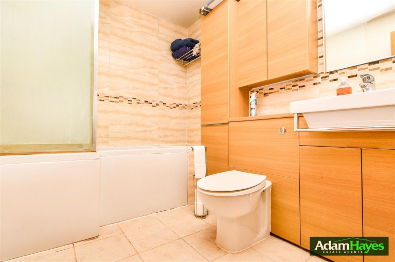 Kingsway, North Finchley, N12