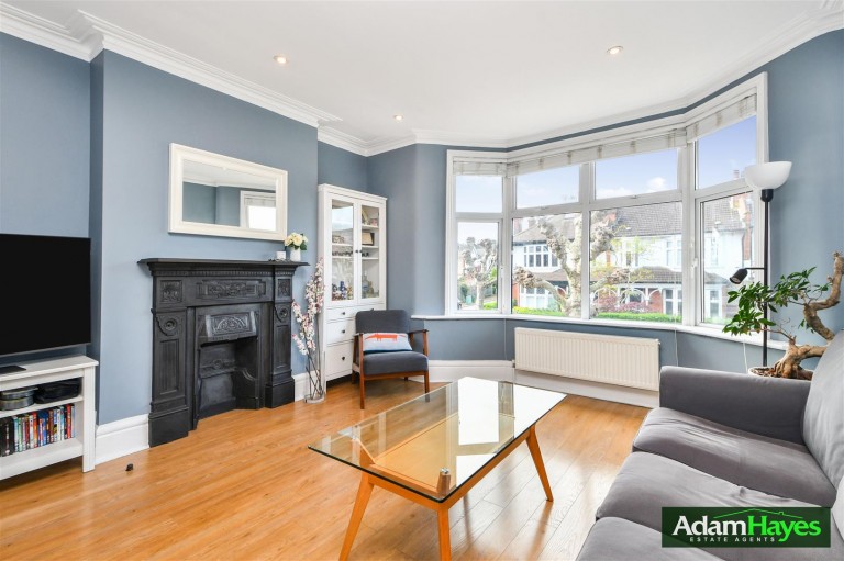 Etchingham Park Road, Finchley, N3
