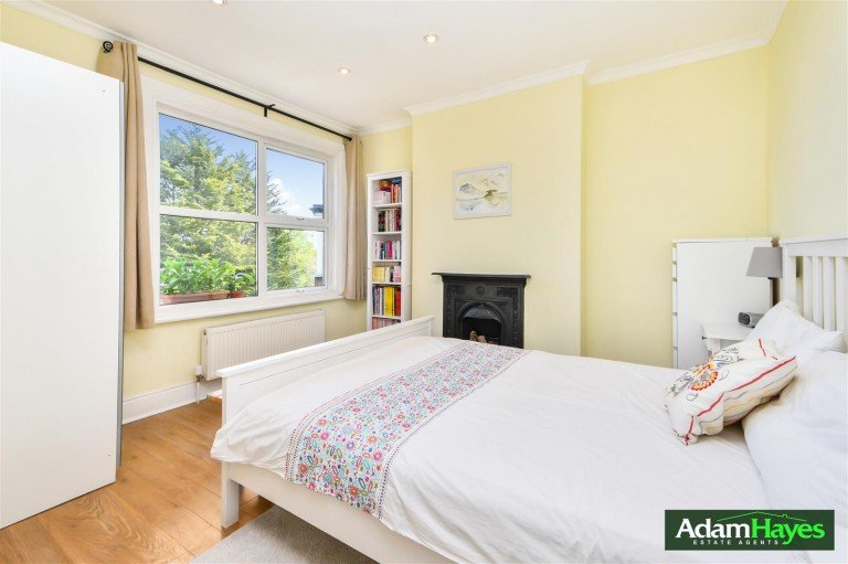 Etchingham Park Road, Finchley, N3