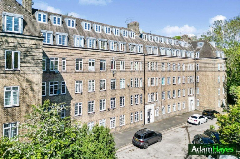 Waverley Grove, Finchley, N3