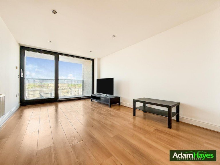 Kingsway, North Finchley, N12