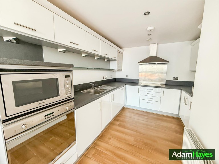 Kingsway, North Finchley, N12