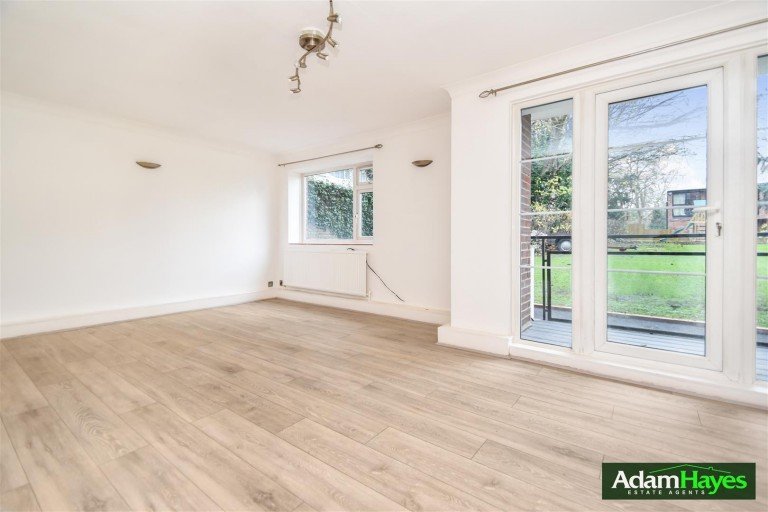 Moss Hall Grove, North Finchley, N12