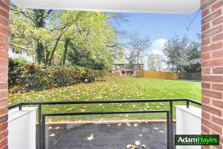 Moss Hall Grove, North Finchley, N12