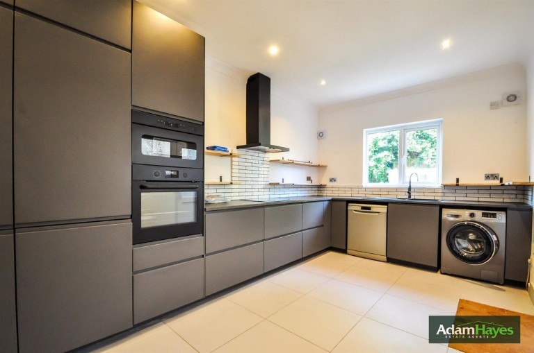 Glebe Road, Finchley Central, N3