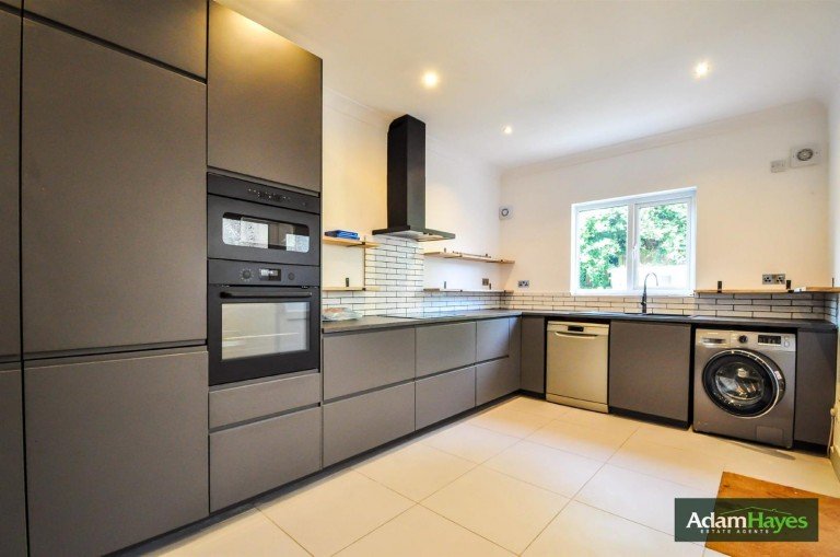 Glebe Road, Finchley Central, N3