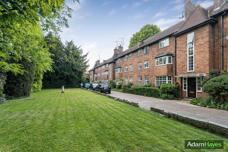 East End Road, Finchley Central, N3