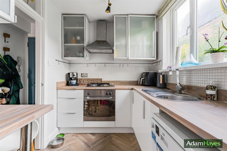 East End Road, Finchley Central, N3
