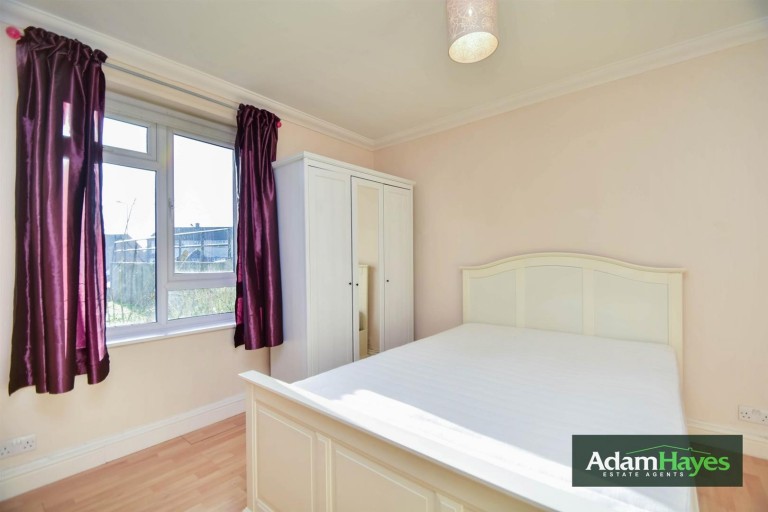 Quinta Drive, Barnet, EN5