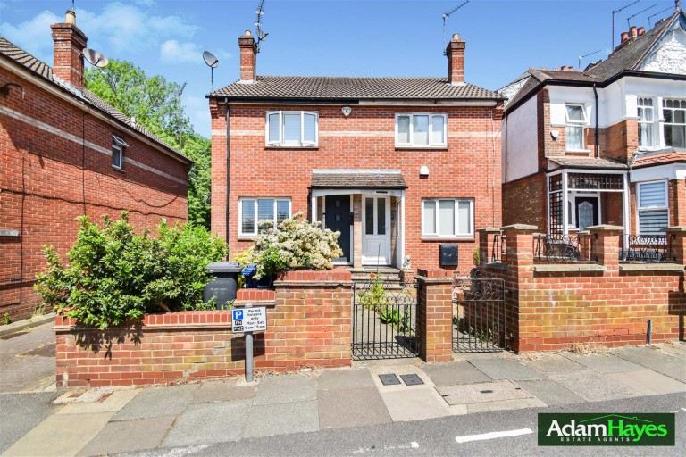 Woodside Lane, North Finchley, N12