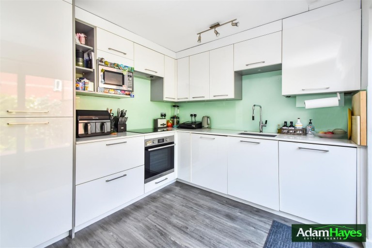 Woodside Lane, North Finchley, N12
