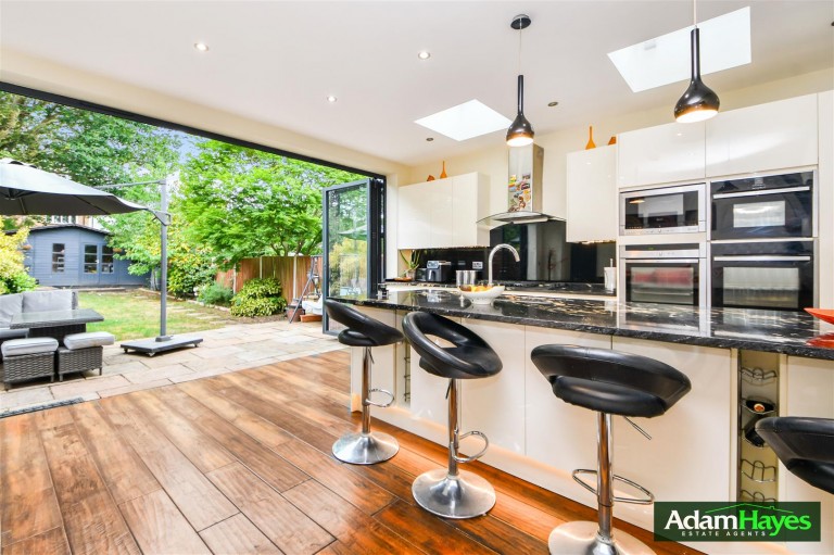 Ashurst Road, North Finchley, N12