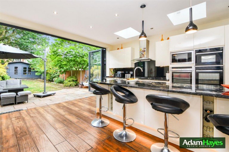 Ashurst Road, North Finchley, N12