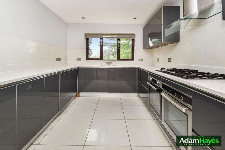 Northiam, Woodside Park, N12