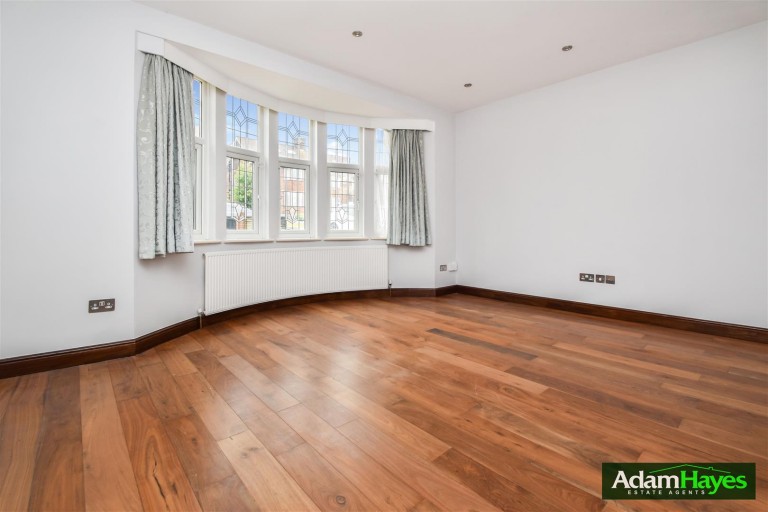 Northiam, Woodside Park, N12