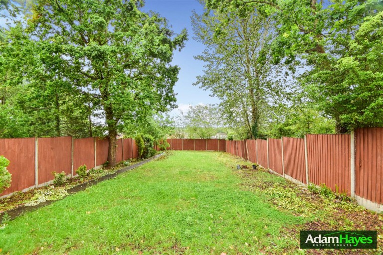 Northiam, Woodside Park, N12