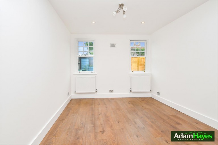 Glebe Road, Finchley, N3