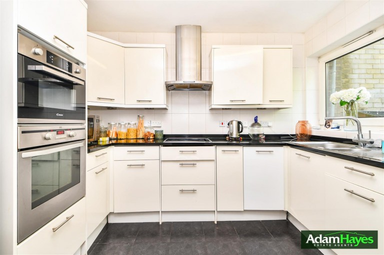 Heath View, East Finchley, N2