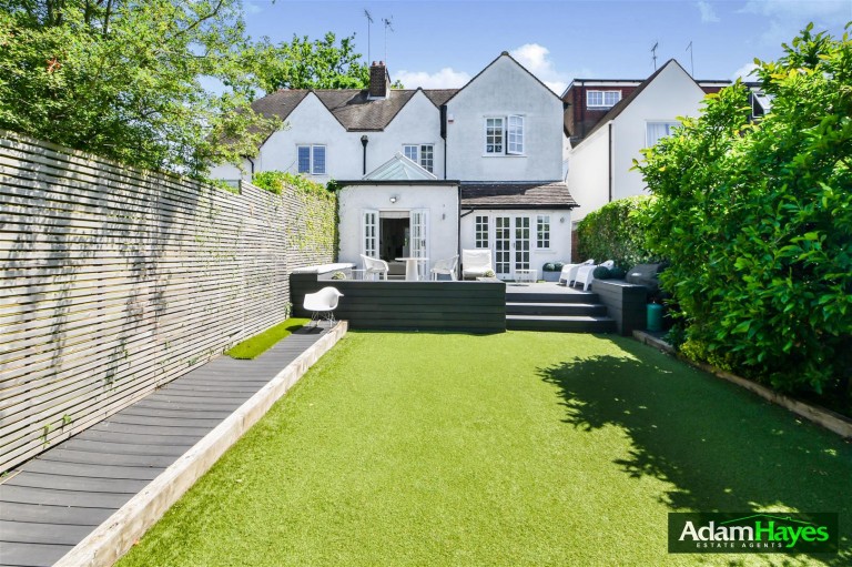 Crooked Usage, Finchley, N3