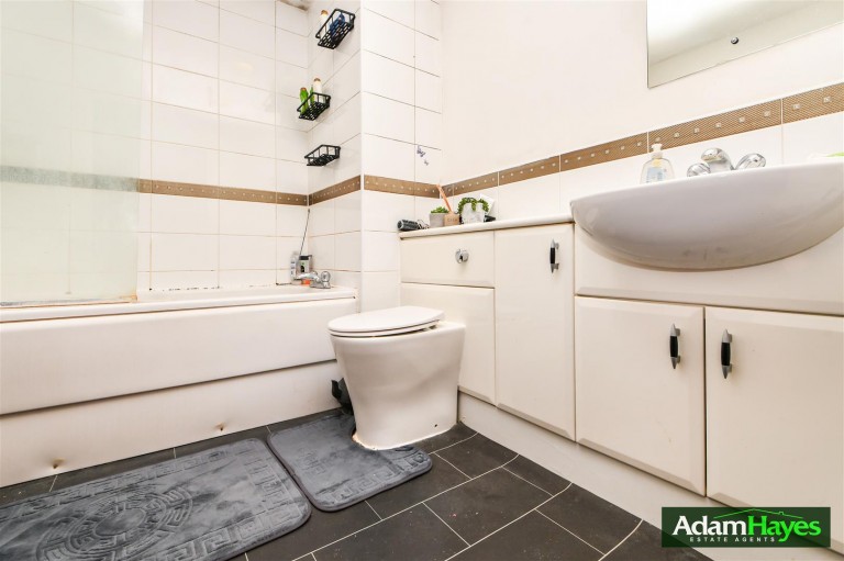 Kingsway, North Finchley N12