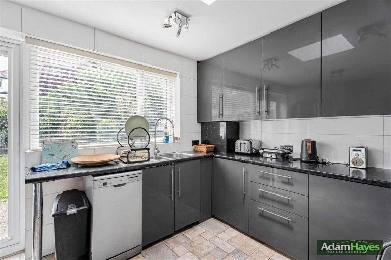 Thurlestone Avenue, North Finchley, N12