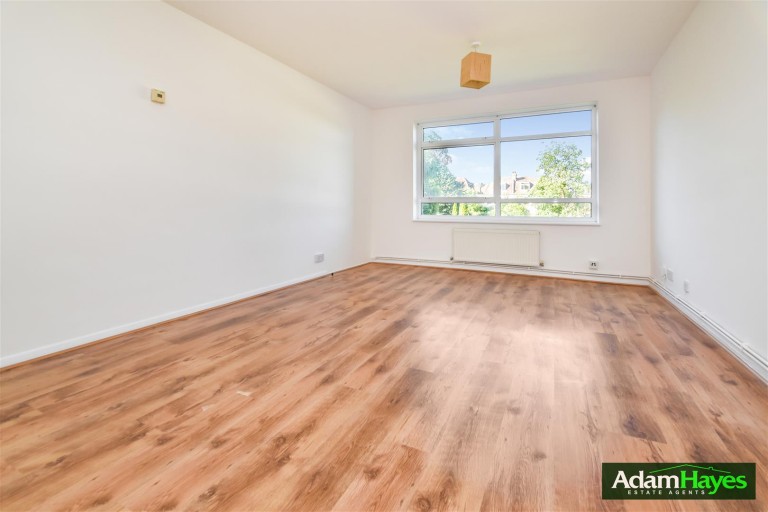 Etchingham Park Road, Finchley Central, N3