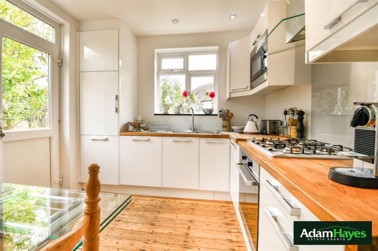 Grosvenor Road, Finchley Central, N3