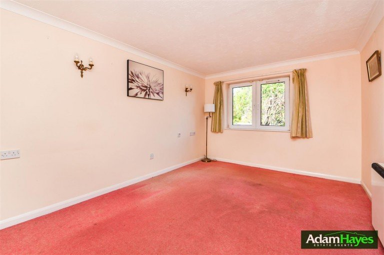 Farnham Close, Whetstone, N20